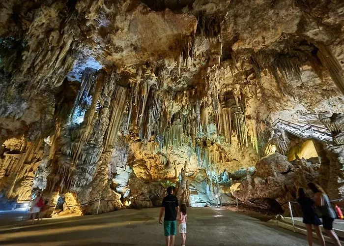 דירה Casa Kasander, Two Bedroom Near With Pool נרחה