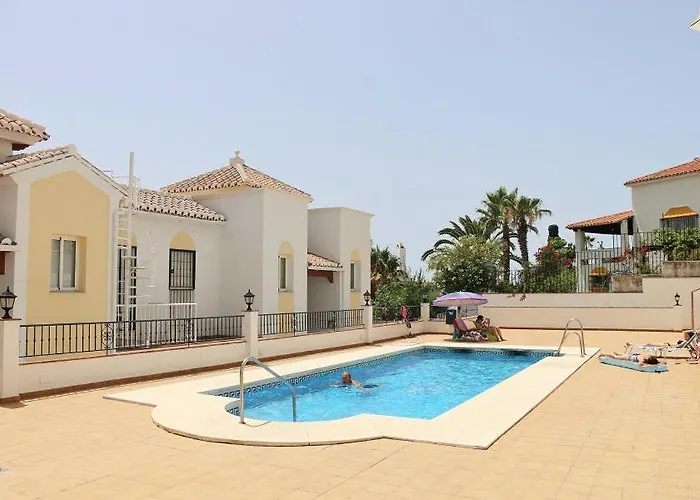 Casa Kasander, Two Bedroom Near With Pool נרחה